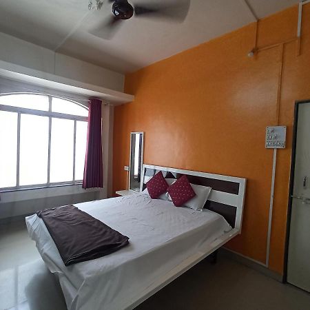 Malwade Motels Pune Ngoại thất bức ảnh