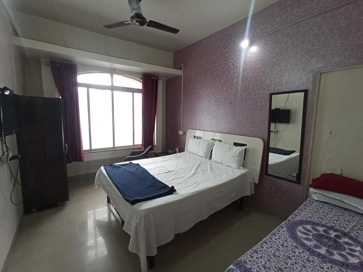 Malwade Motels Pune Ngoại thất bức ảnh